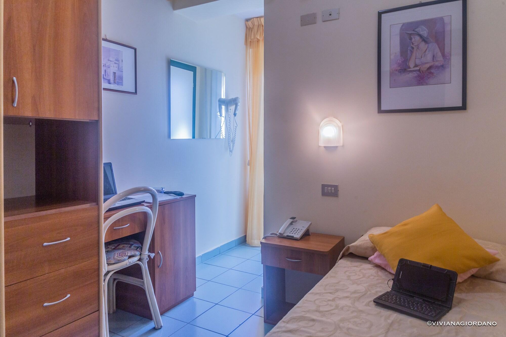 Hotel River Fronte Mare Con Piscina Rimini Exterior foto